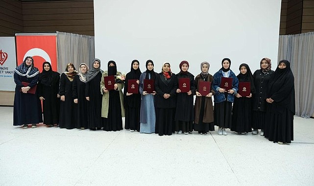 Hafızlara belgeleri takdim edildi
