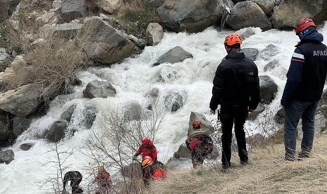 Hakkari’de kayıp kadını arama çalışmaları devam ediyor