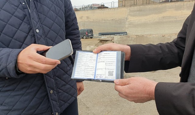 İlginç ticaret: Cep telefonu ile midibüsü takas ettiler