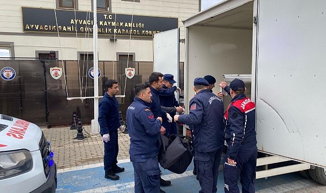 kaçak göçmenleri taşıyan bot battı...5 kişi hayatını kaybetti