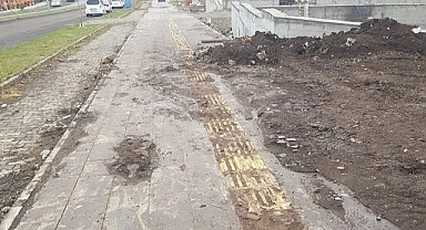 Kaldırımlar çamur deryasına döndü
