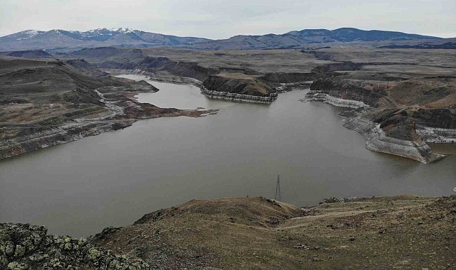 Kars'ta Karakurt Barajı yeniden su tutmaya başladı