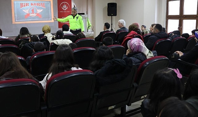 Minik trafik dedektifleri görev başında