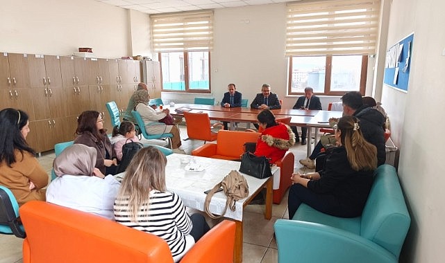 Müdür Uzantı, öğretmenlerle bir araya geldi