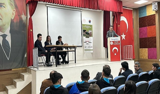 Öğrenciler, ziraatçıları can kulağıyla dinledi