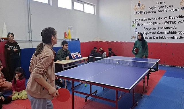 Posof’ta masa tenisi turnuvası düzenlendi