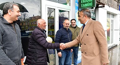 Vali Çiçek halkla iç içe
