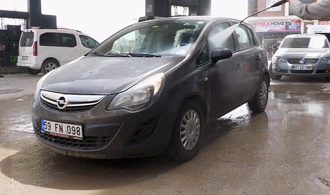 Van'daki oto yıkamacılarda çamur yoğunluğu