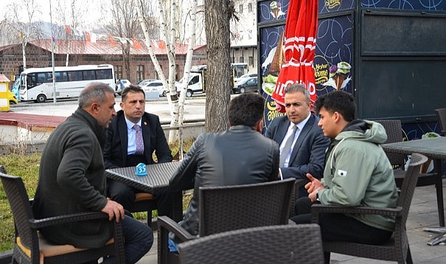 Vatandaşla iç içe bir vali!