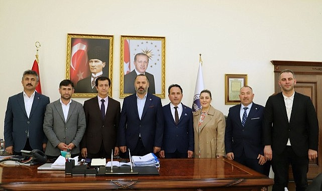 Yeni rektöre ilk ziyaret AK Parti'den
