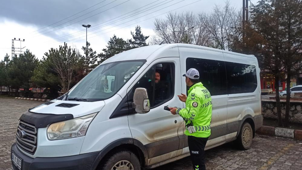 Kars’ta okul servisleri trafiğin radarında