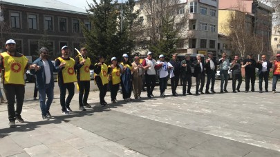 Ardahan’da 1 Mayıs Halaylarla Kutlandı