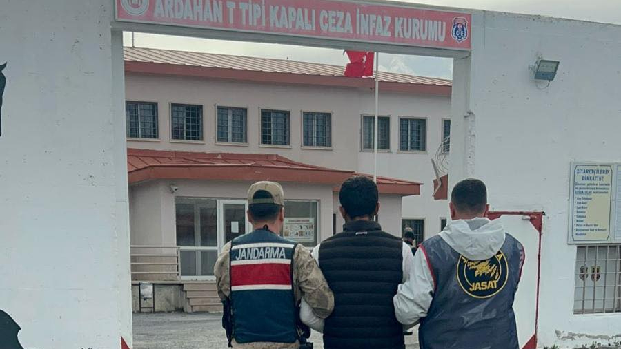 Evden buzdolabı çaldılar, cezaevine gittiler