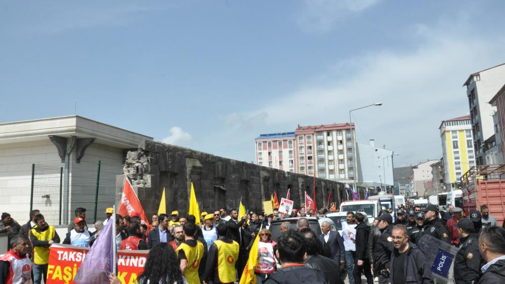 Kars'ta 1 Mayıs kutlamalarında arbede yaşandı