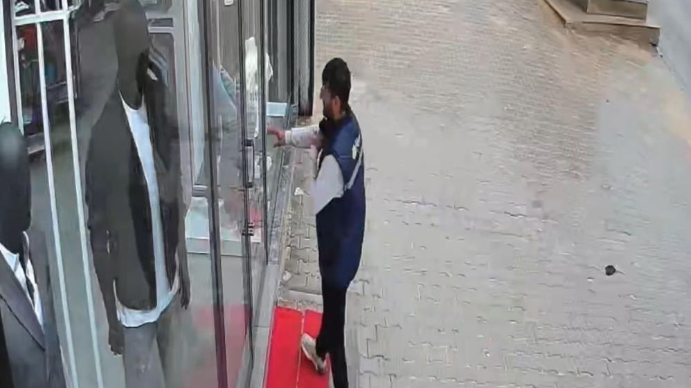 Pişkin hırsızdan 13&#039;üncü vurgun: Eski kıyafetlerini bıraktı, yenilerini giyip gitti