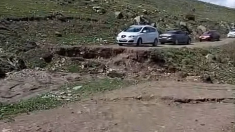 Kinzodamal’da Heyelan: Yol çöktü, derin yarıklar oluştu