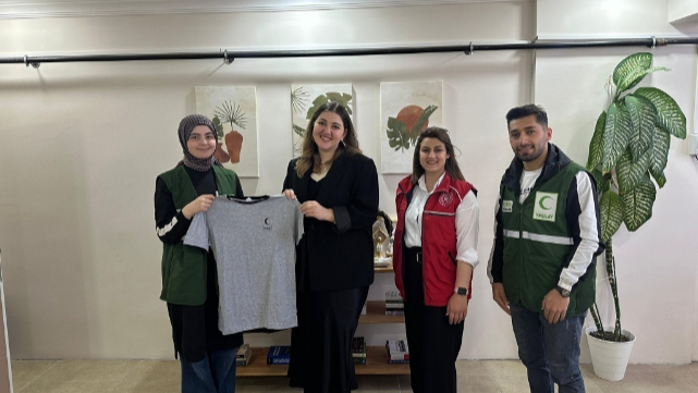Yeşilay’dan Psikologlara çiçekli ziyaret