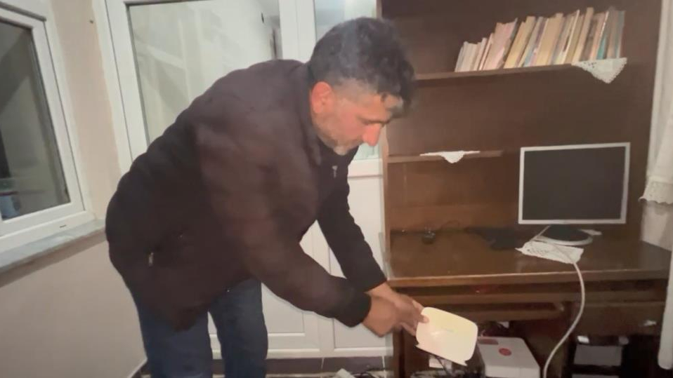 Akyaka'da dereler taştı, ahırları su bastı