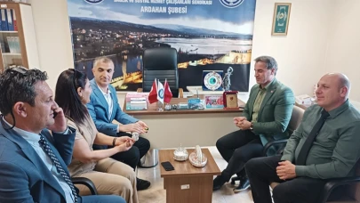 Dr. Askeroğlu, Sağlık-Sen’i ziyaret etti