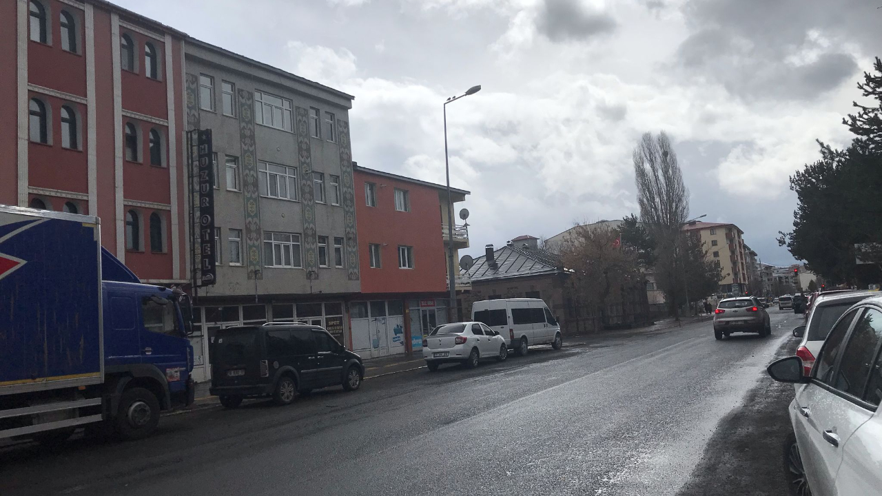 Ardahan'da sabah yağmuru