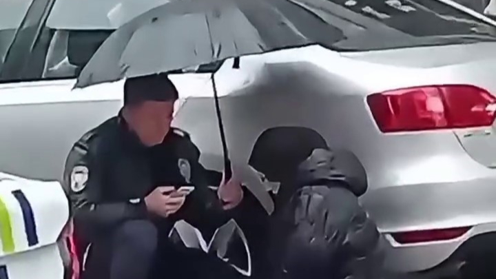 Polisten yürek ısıtan davranış