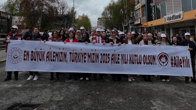 Aile birliği için hep birlikte yürüdüler