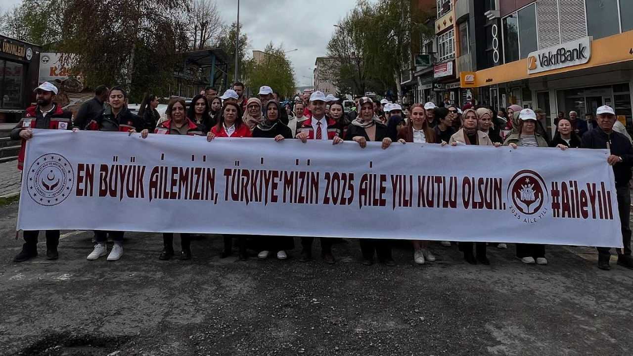 Aile birliği için hep birlikte yürüdüler