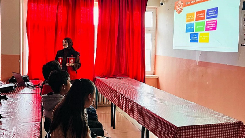 Sosyal Hizmetler Damal’da seminer verdi