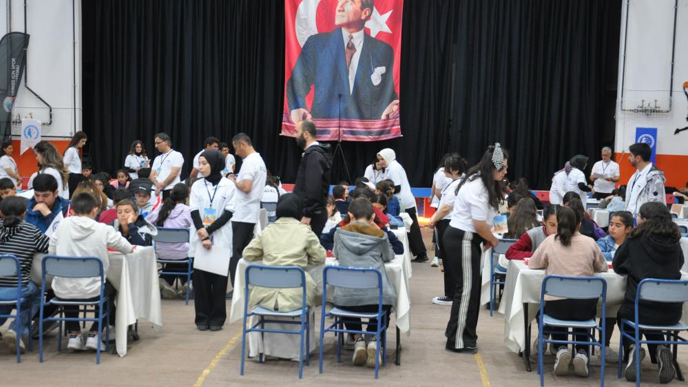 Kars'ta 500 öğrencinin şampiyonluk yarışı