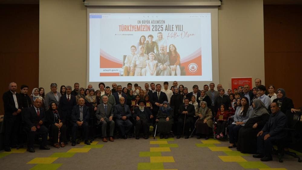 24 örnek aileye şilt takdim edildi