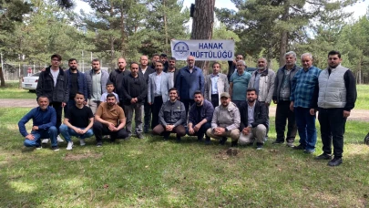 İl Müftüsü Âdem Karadeniz, Hanak’ta din görevlileriyle bir araya geldi