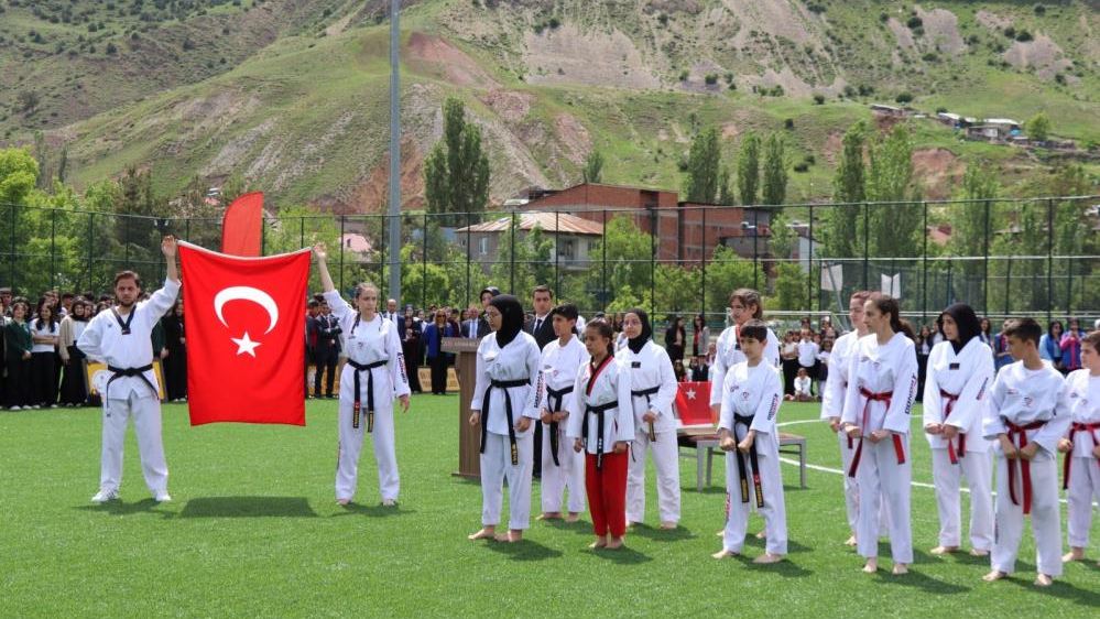 Oltu'da 19 Mayıs heyecanla kutlandı