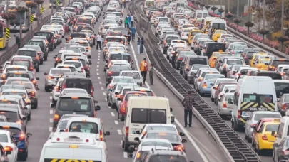 İstanbul'da kaos! 3 bin 41 özel halk otobüsü kontak kapattı