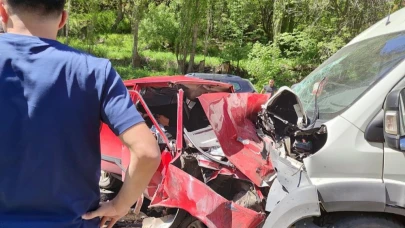 Göle yolunda feci kaza: 1 ölü, 2 yaralı