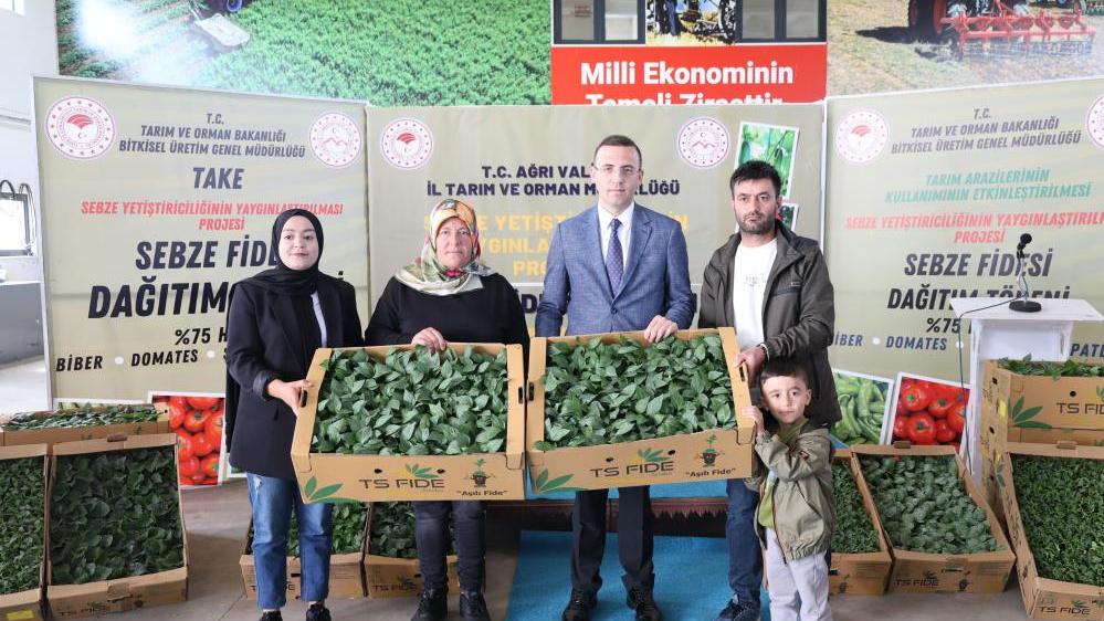 Ağrı'da 150 çiftçiye fide desteği