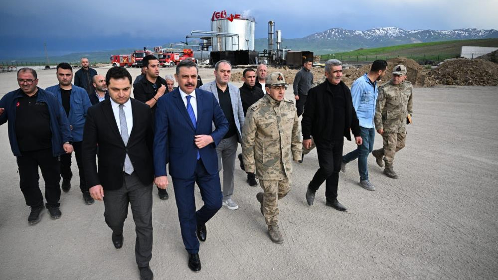 Erzurum Valisi Çiftçi, olay yerinde incelemelerde bulundu