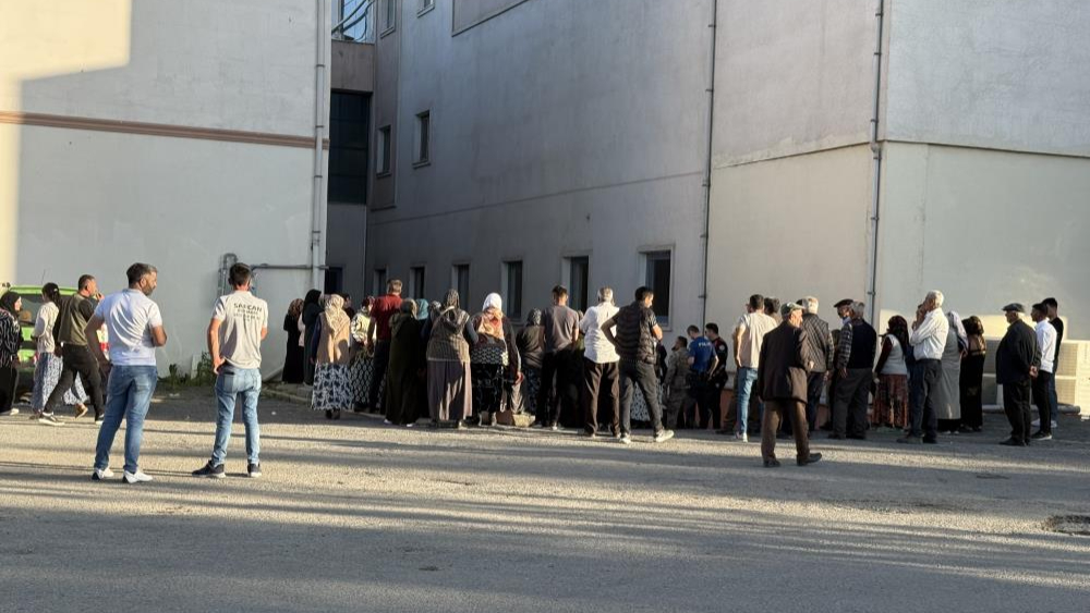 Kavgayı ayırmaya çalışırken canından oldu
