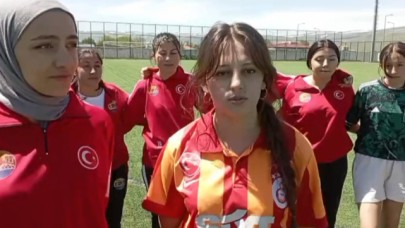 Kadın futbolcular destek bekliyor