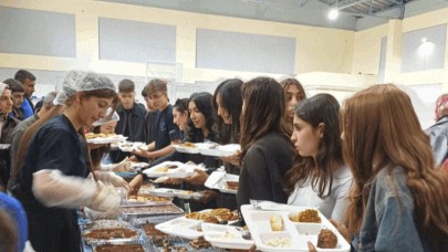 Yunus Emre Lisesi öğrencilerinden örnek davranış