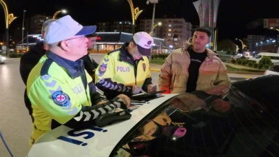 Polisin işine "anlamsız", gazeteciye "kaburgasız" deyip tehdit etti