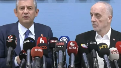 Türk-İş'i ziyaret eden CHP lideri Özel: Asgari ücret temmuzda artırılmalı