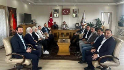 Ak Parti Hanak’ta Danışma Meclisi’ni topladı
