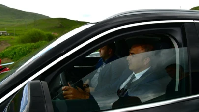 Vali direksiyona geçti, vekille birlikte yeni yolu inceledi