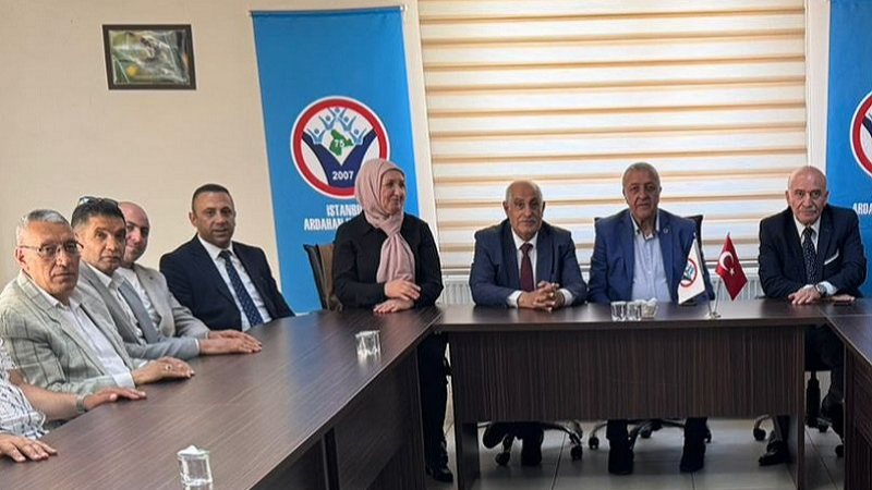 Budak, İstanbul’daki Göle derneklerini ziyaret etti