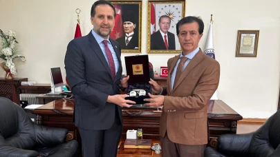 Vekil İncesu’dan Rektör Emiroğlu’na hayırlı olsun ziyareti