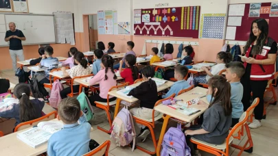Aile Yılı bilinci kitap ayraçlarıyla sınıflara taşındı