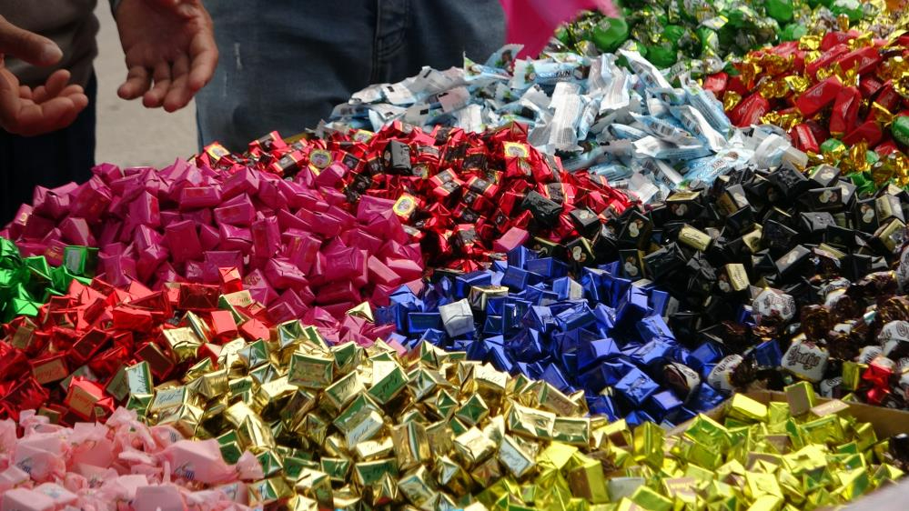 Van'da bayram telaşı başladı: Çarşı ve pazarda renkli görüntüler