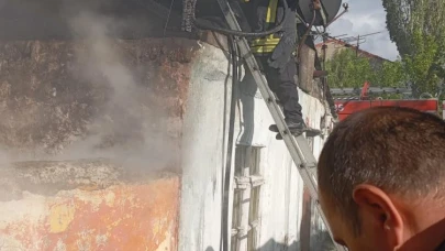 Kars’ta çatı yangını söndürüldü