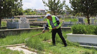 Ardahan Belediyesi bayram temizliği yaptı