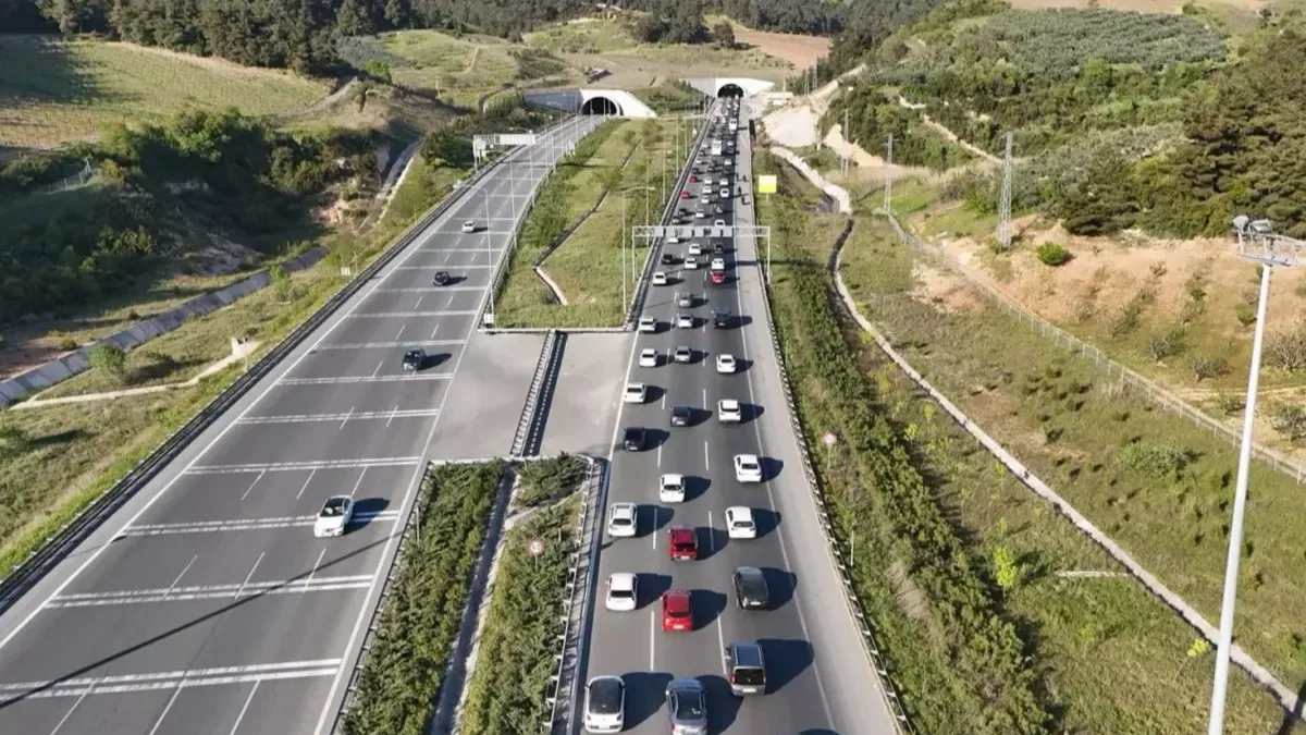Otoyol geçiş ücretleri her yıl otomatik zamlanacak